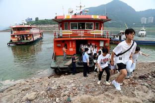 马杜埃凯：我们本赛季的致命弱点再次暴露 必须尽早缩小积分差距